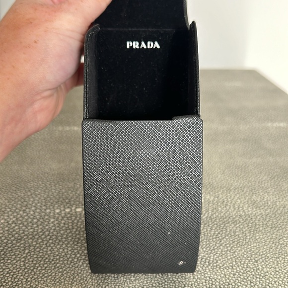 Prada sunglasses perfect condition no trades - Picture 4 of 4